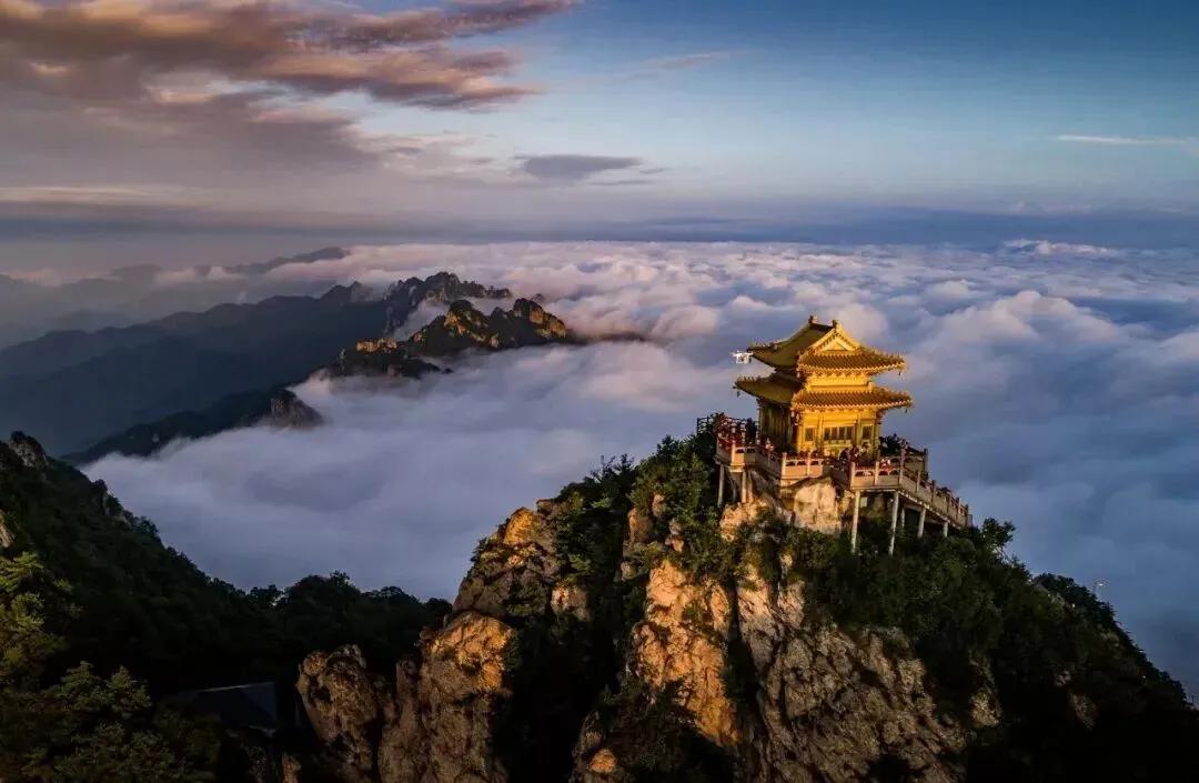 月薪六万招云海观察员，这神仙岗位谁不心动
 
老君山放出王炸招聘，月薪六万包吃包