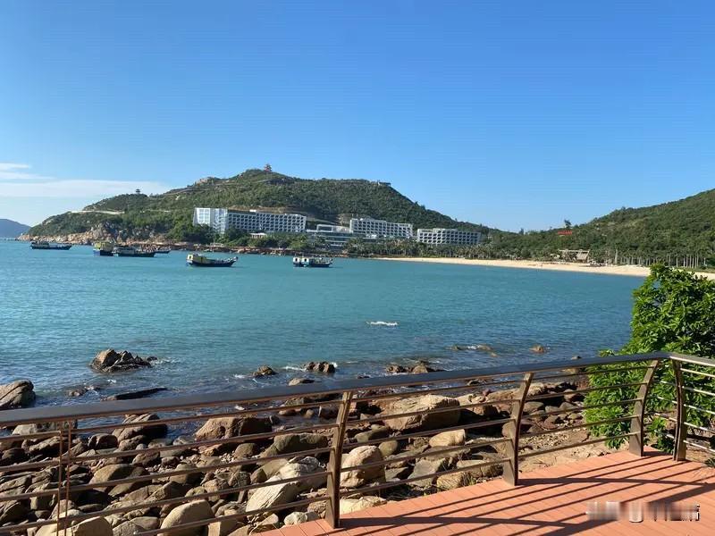 生活中，有大智慧的人真不多。常言道人中95%靠小聪明，仅有5%靠智慧。
你看生活