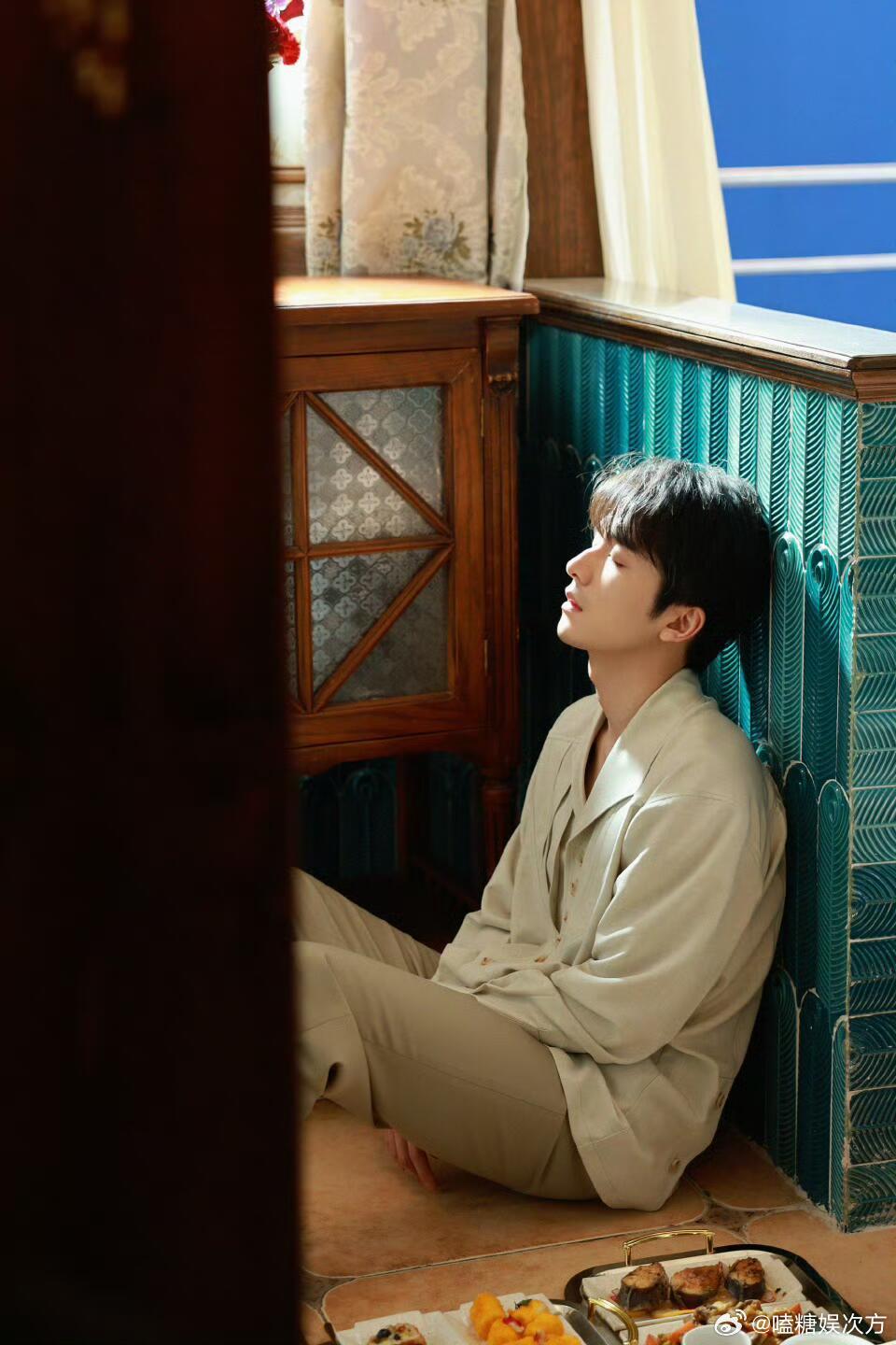 张新成新剧曾经我也想过一了百了剧集南部档案 都说伦敦雾气藏尽忧愁，可谁的悲伤都比