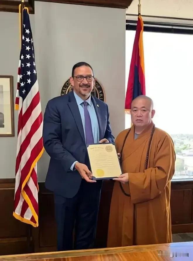 爆炸式新闻，“佛王”释永信被带走调查！
  有人说，释永信才是中原地区第一首富，