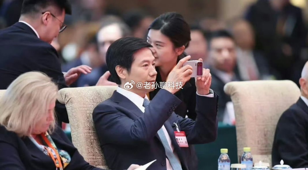 雷军壁纸 逆天改命逆天可以理解，雷军的人生剧本确实够逆天至于改命就别改了，现在这