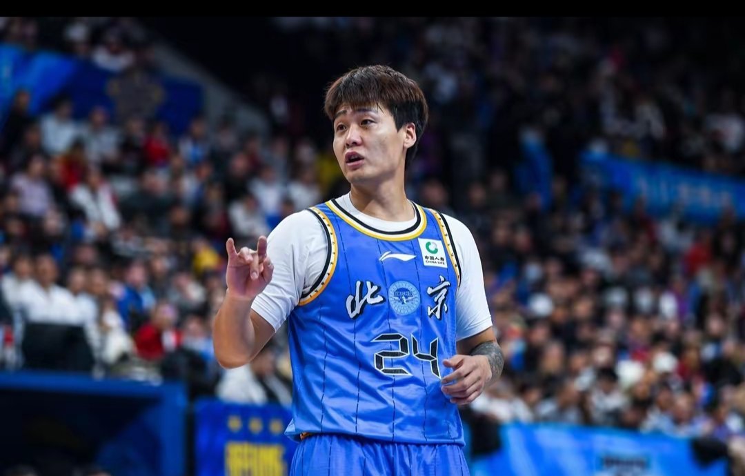 CBA官方：赵睿因在社媒平台发表严重不当评论 停赛三场罚款5万cba赵睿 02月