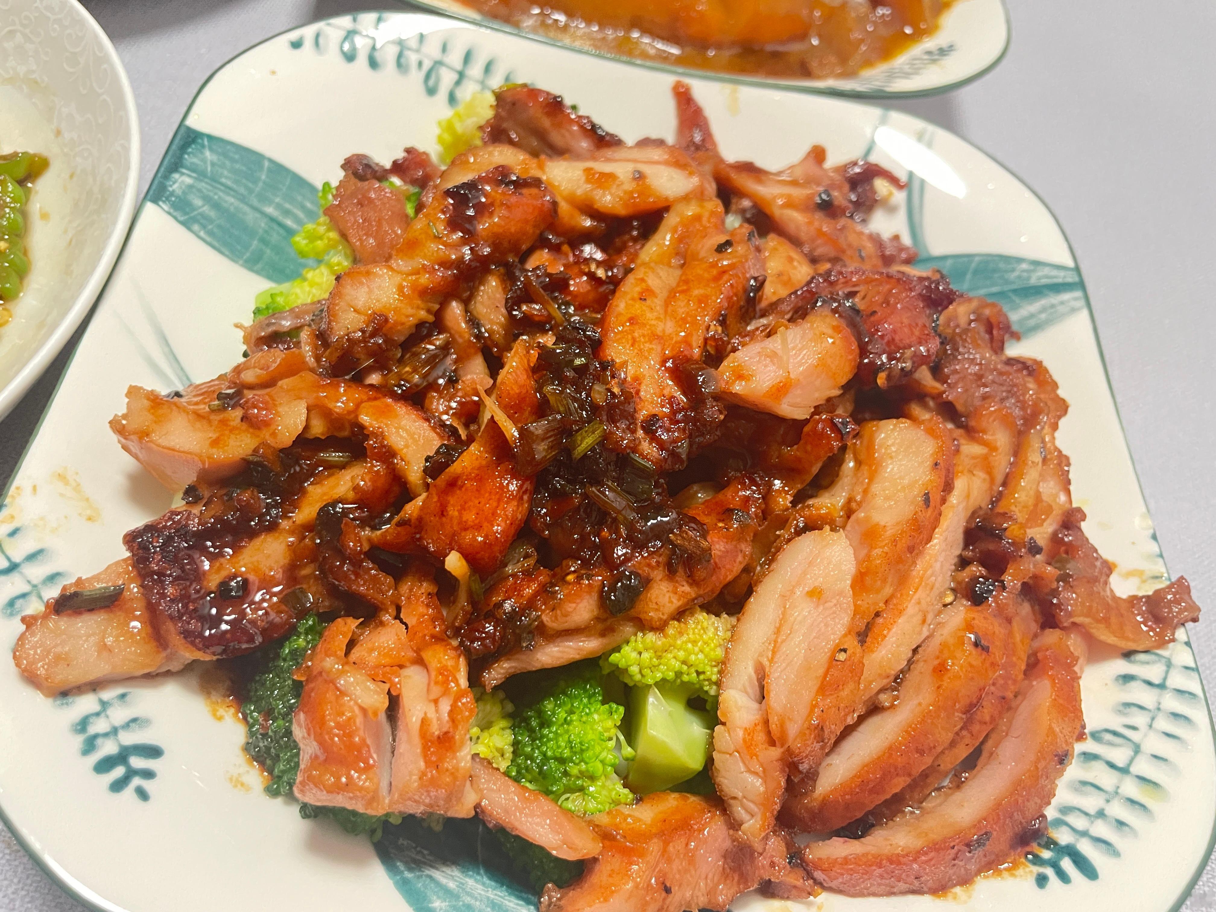 下午去公园打了一个小时乒乓球，7点到家，8点吃饭，刚吃完上来看帅哥林彦廷
