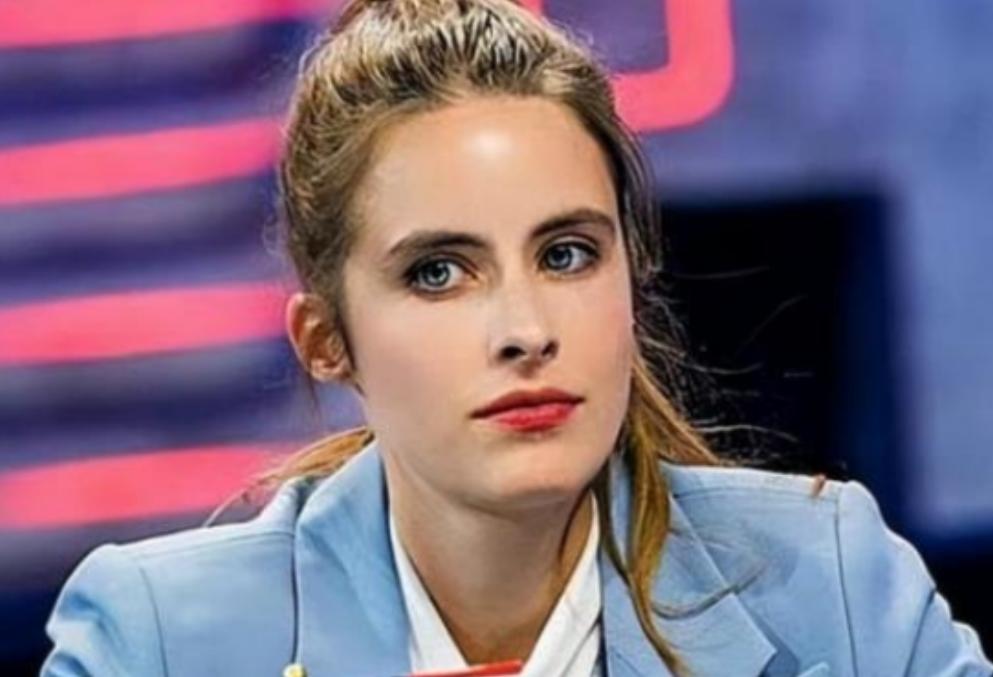 “不让我去中国找他，我就终身不嫁！”2021年，一位年轻貌美的美国女学霸不顾父母