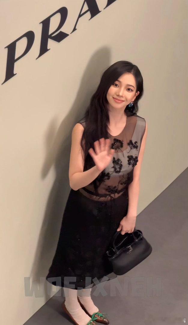 柳智敏Prada新加坡柳智敏新加坡站台 ​柳智敏新加坡站台 ​​​