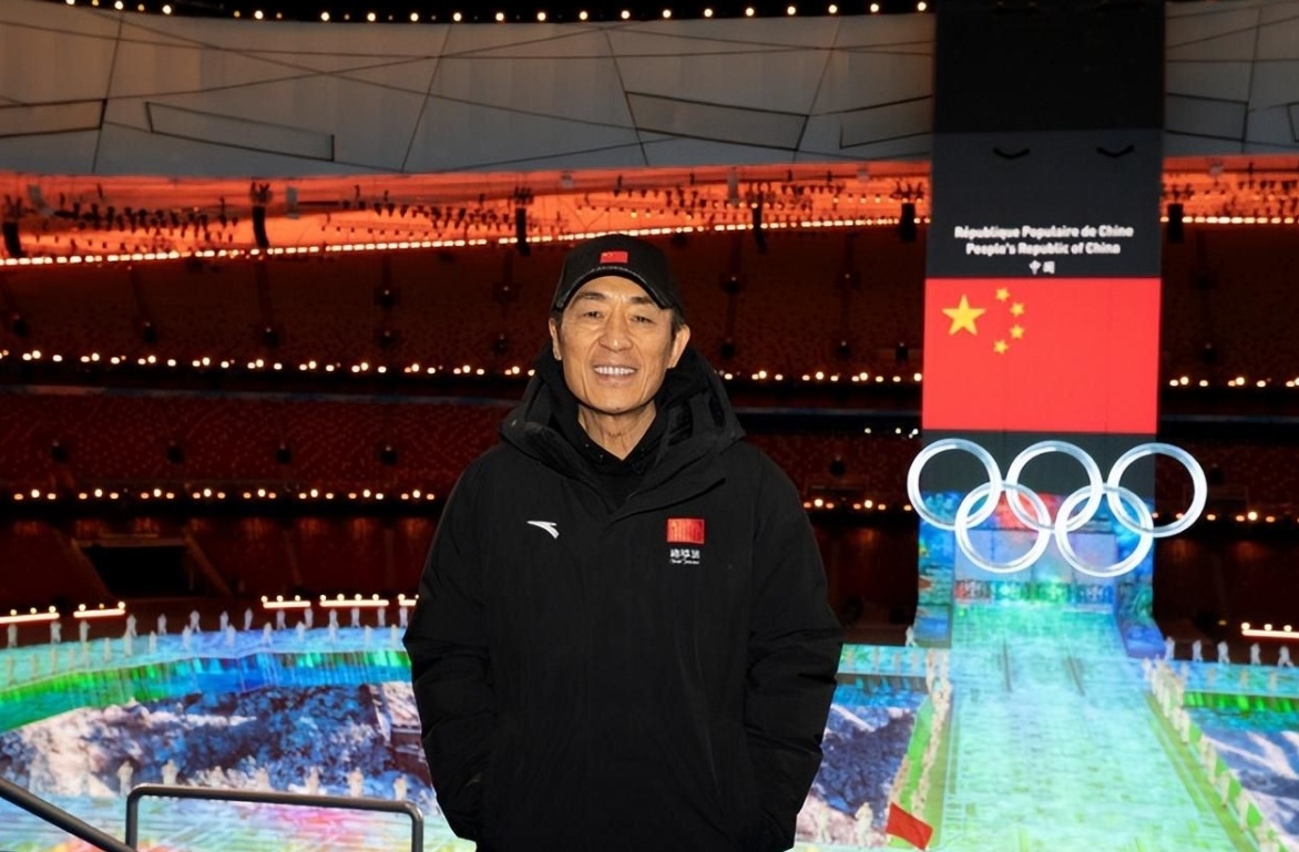 电影《惊蛰无声》片尾曲、主题曲、插曲作词都是张艺谋导演？七旬老人勇闯歌坛，在一个