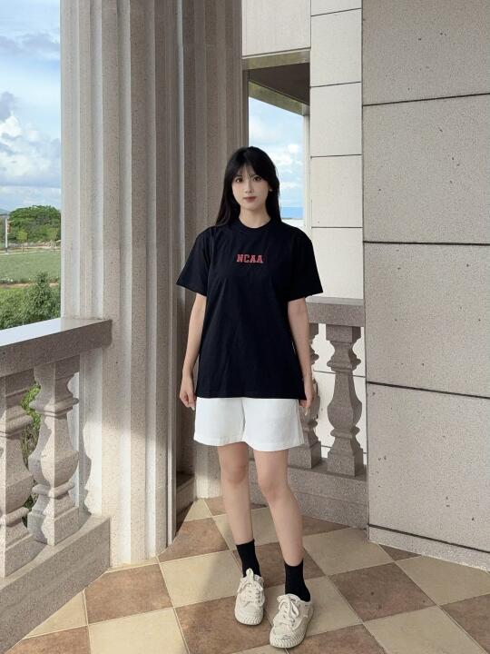 属于夏日的简单干净穿搭
