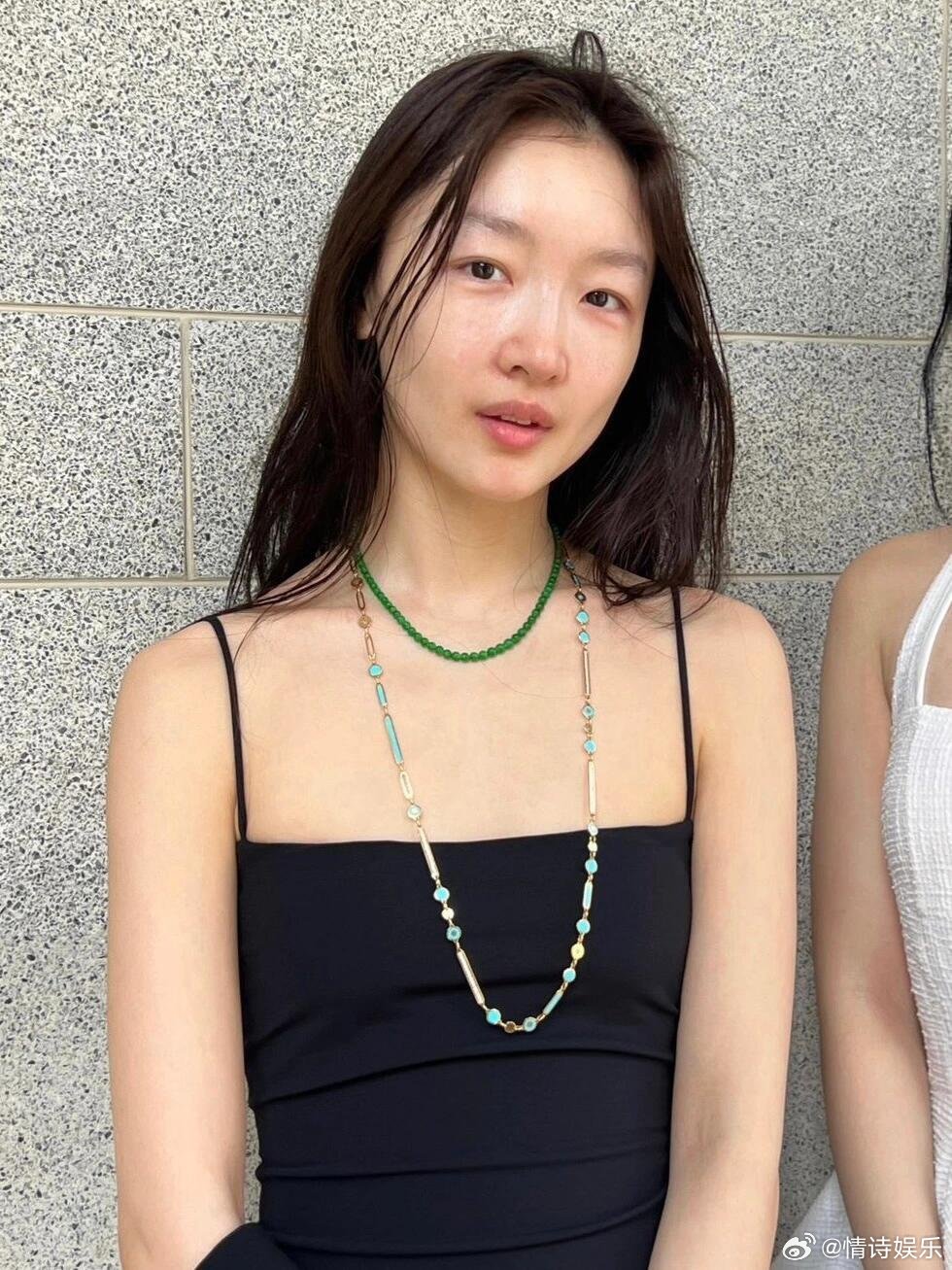 周冬雨素颜录节目这居然是素颜的周冬雨 周冬雨这个素颜状态我必须给满分 