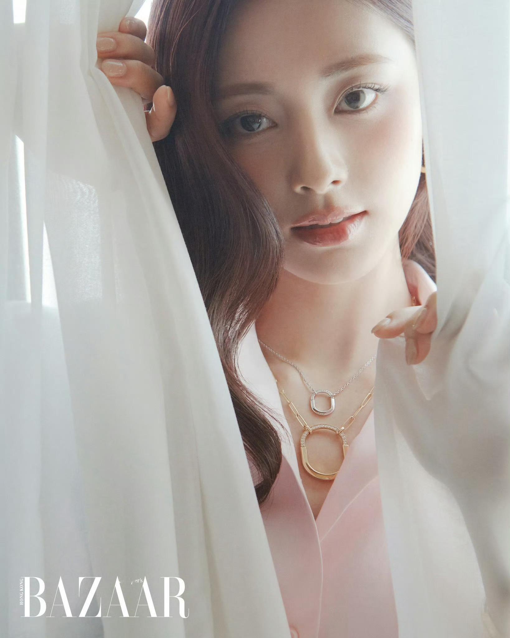 周子瑜 × Harper‘s Bazaar HK February 2026封面