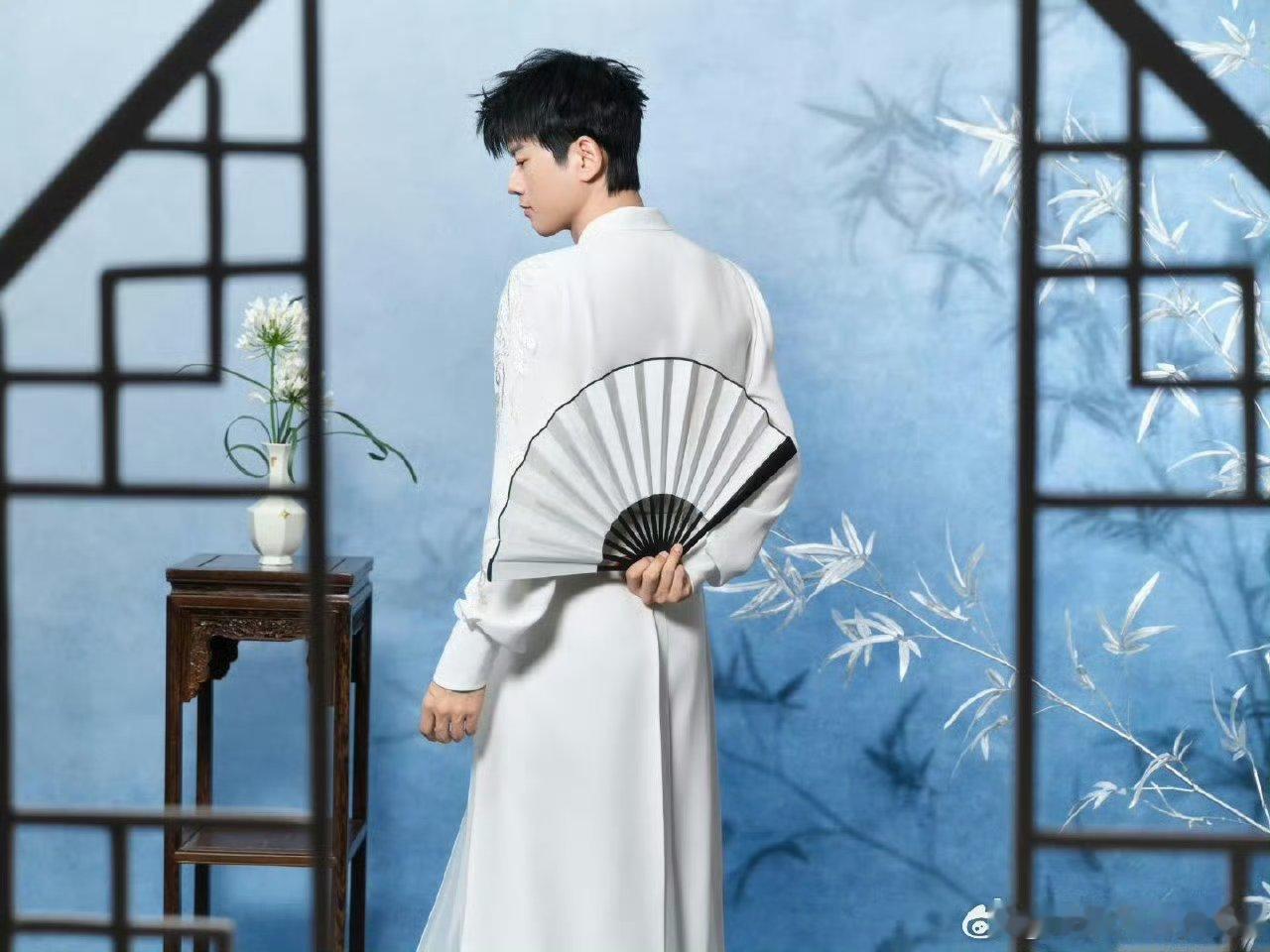 张杰暴风少年来了开工首日就被《暴风少年》的热情点燃!那激昂旋律从未退场，鸟巢舞台