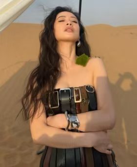 李梦腰带裙   疯狂的让人心动了呀，感受得到李梦腰带裙万达更加让我喜欢的呀，这个