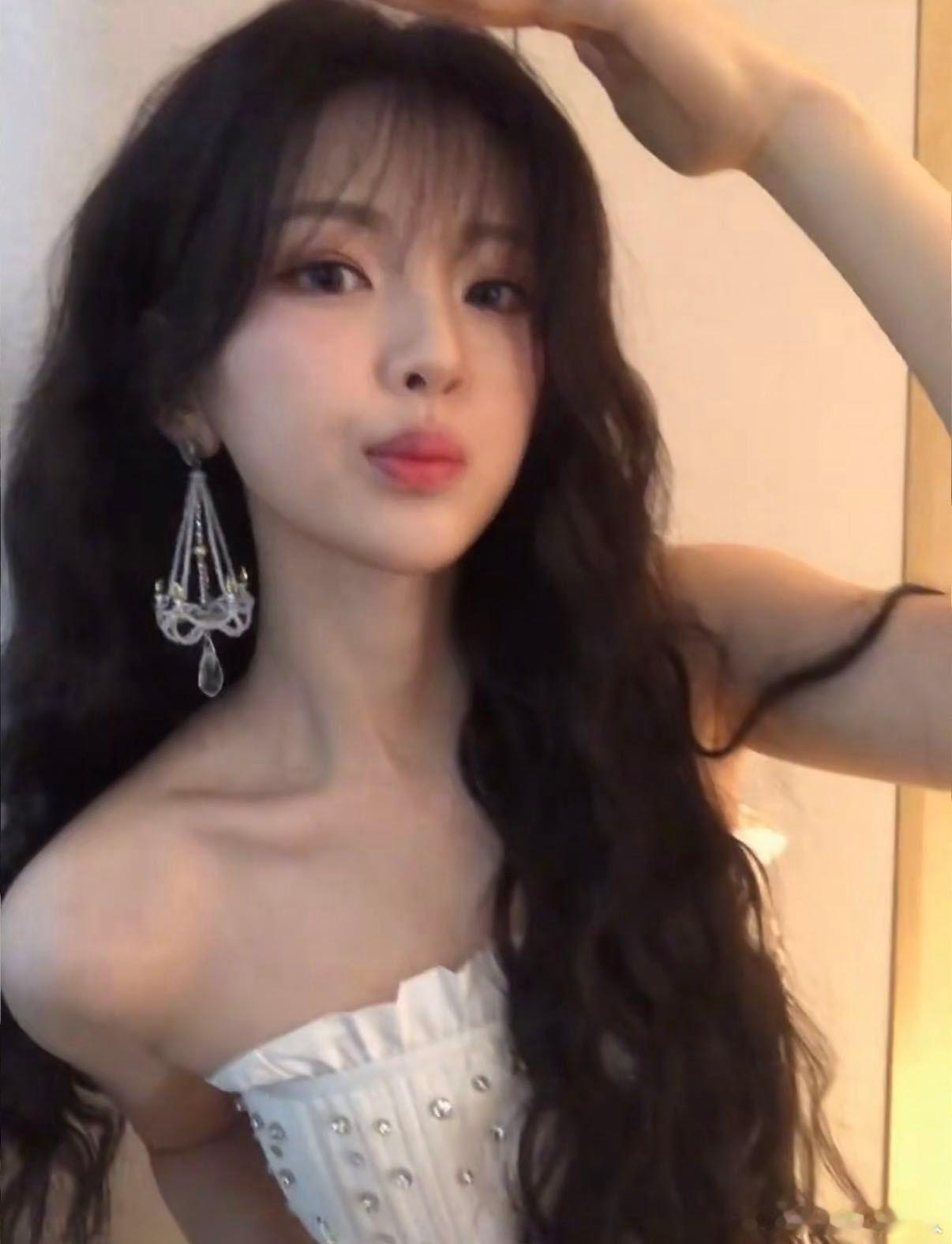 杨超越时隔六年回归心动9 很多观众称杨超越为恋综嘴替，核心原因是她说出了普通观众