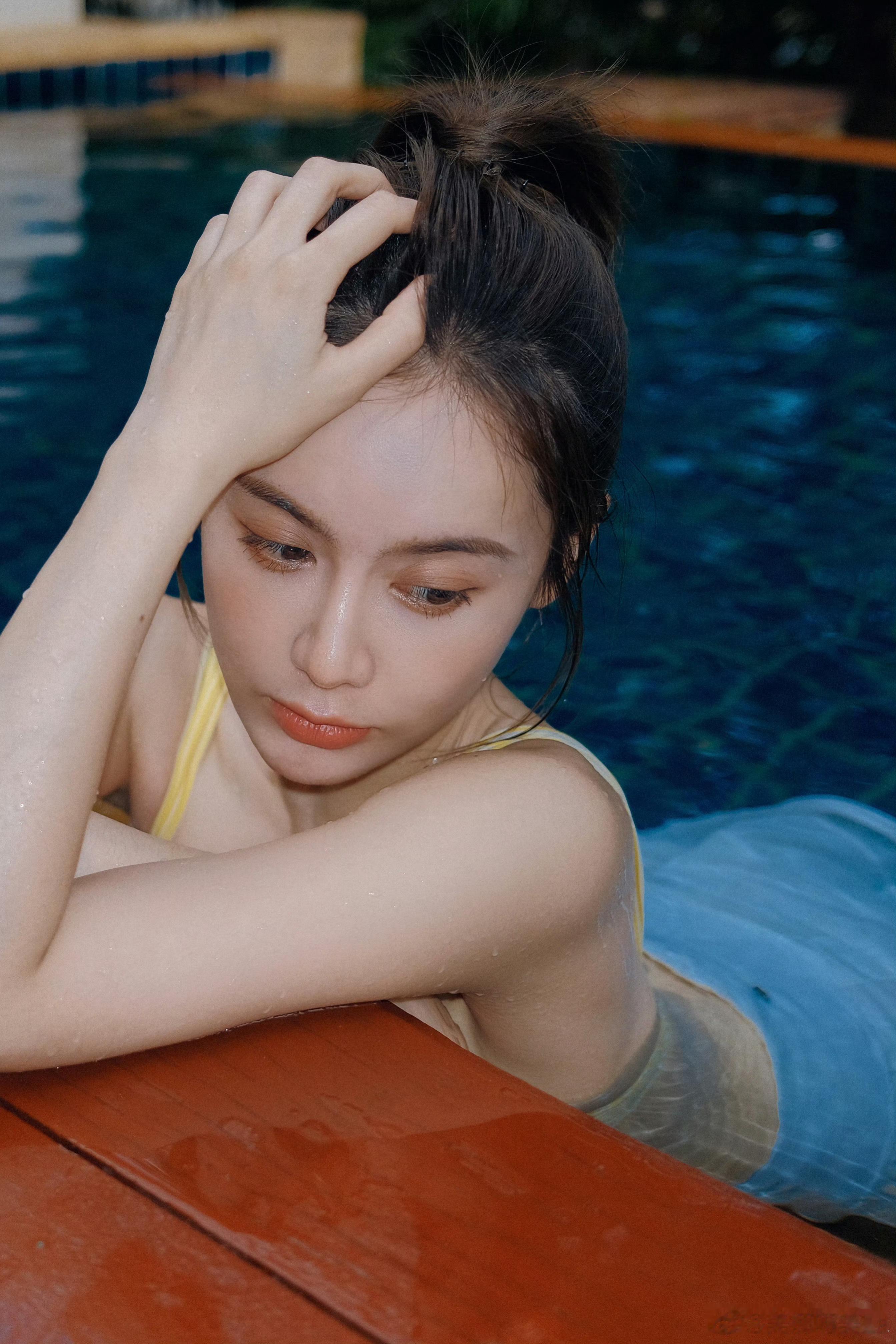 美娜 ​​​
