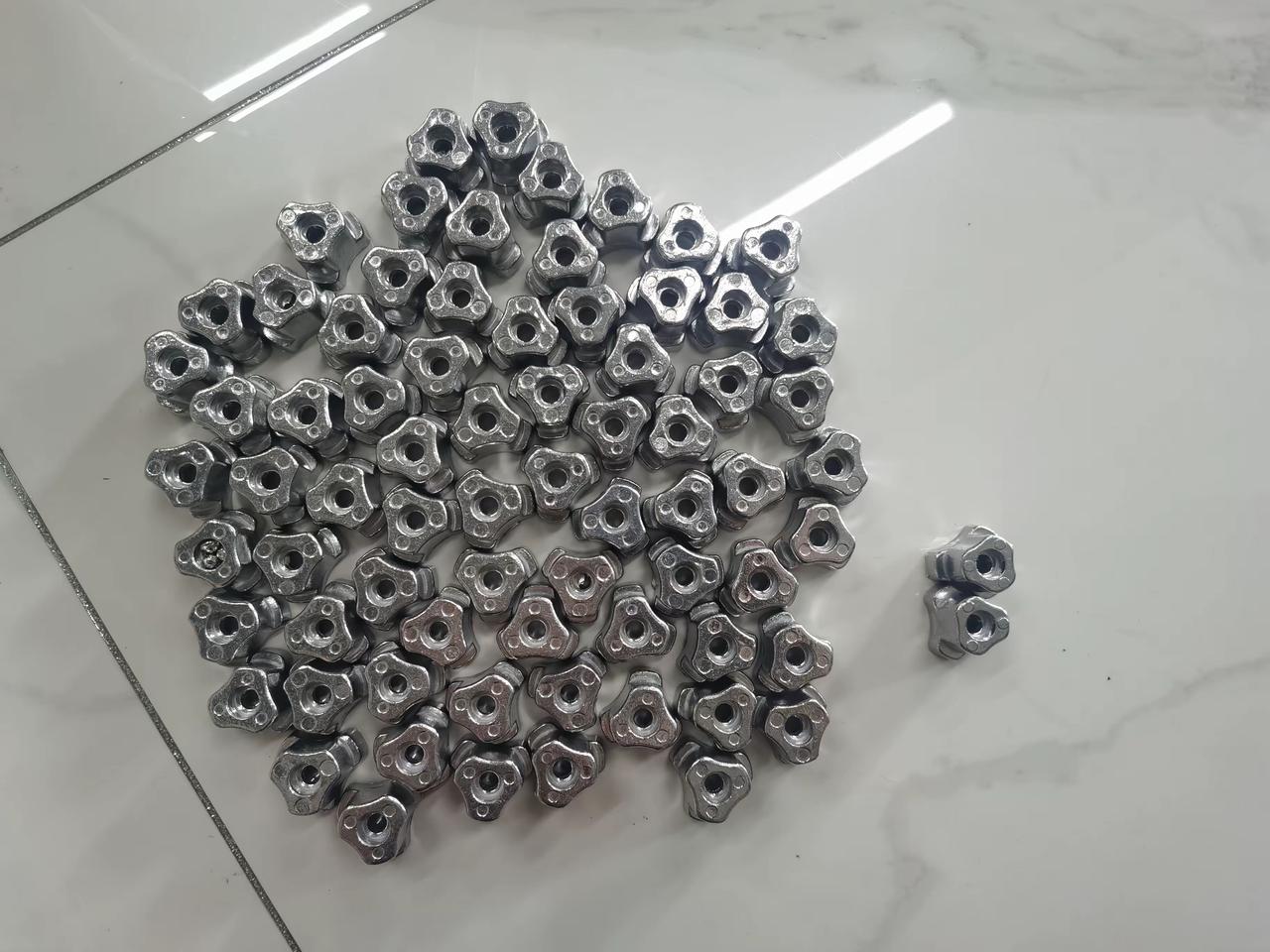 现在的AI啊，还是不行，但有一点是好的，就是不嘴犟，你说啥，我就改啥，至改的对不