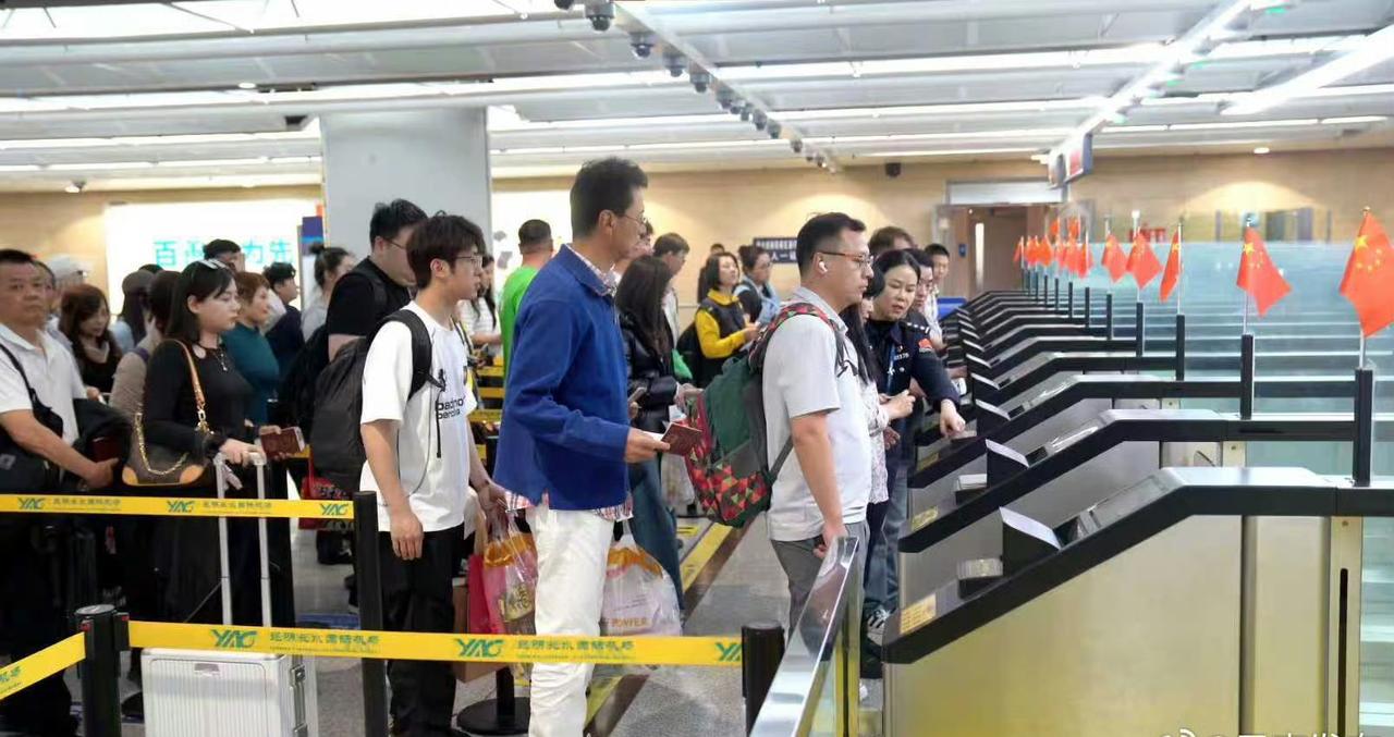 【2026年春运昆明口岸出入境人员近50万人次】2026年春运从2月2日到3月1