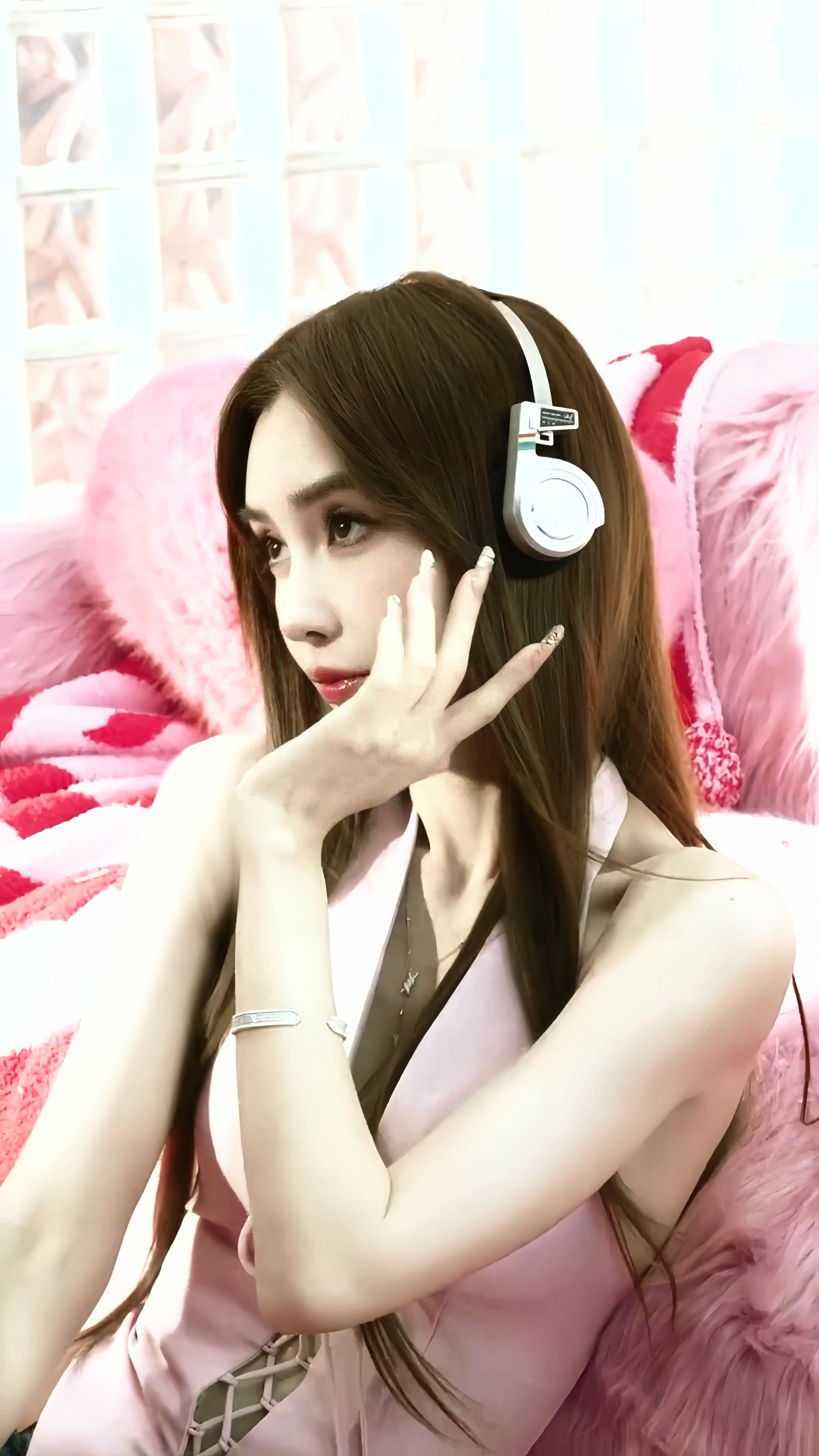 angelababy  angelababy三拾澄明七堇新荔 ⁺₊ 📷 𓇬?