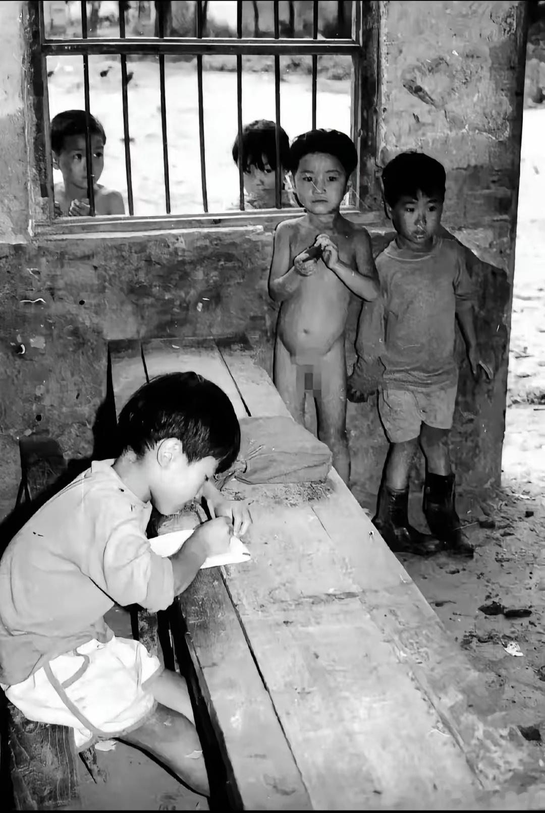 上世纪，安徽的农村小学。[并不简单] 