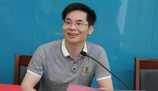 上世纪九十年代初，曾被誉为中国第一神童的留美博士谢彦波，在普林斯顿大学因与诺贝尔
