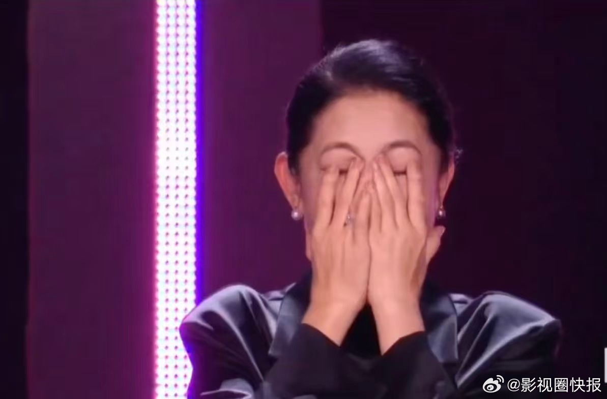 倪萍哭了 507票来之不易，倪萍为李小冉的成绩当场落泪，前辈的关怀与偏爱都藏在眼