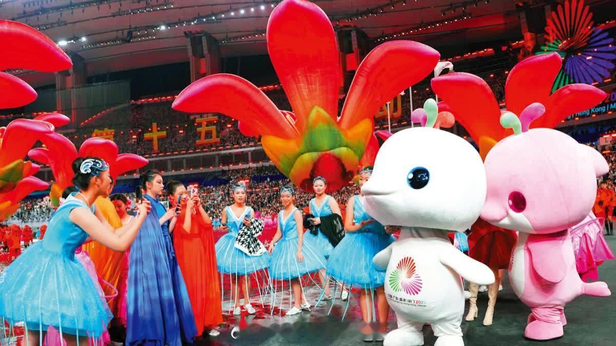 「 萌出圈..灣區新名片 … （大公報記者 盧靜怡廣州報道） 的吉祥物「喜洋洋」