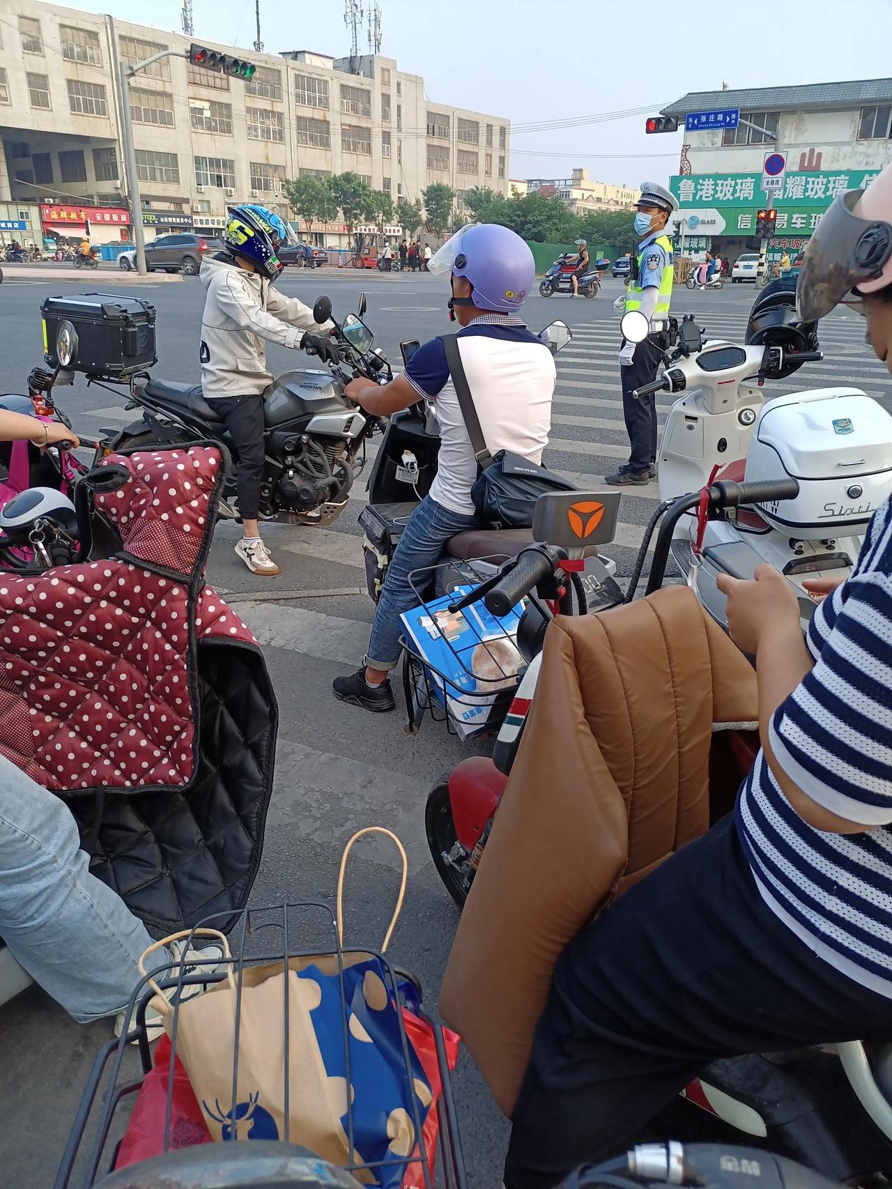 济南的交警全国排名第一
前段时间发布一篇文章，说济南的交警如何如何的好，也不查电
