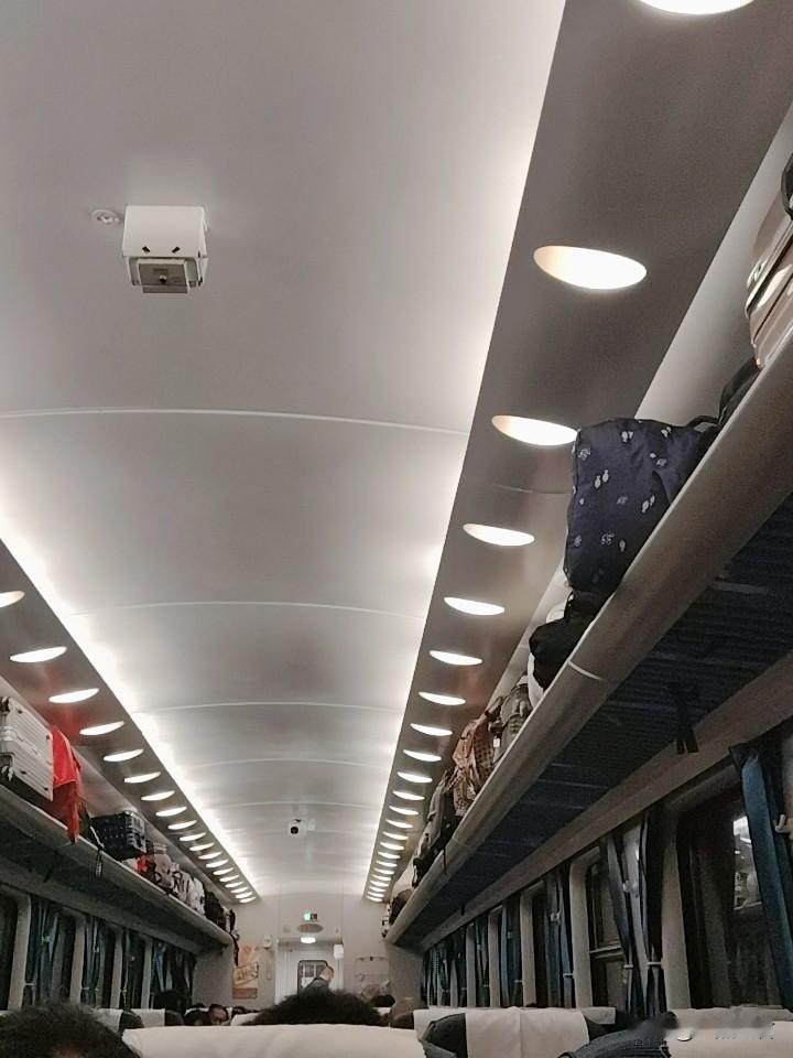 钱难挣！

屎难吃！

说的一点也不假啊！在这一刻，一种无力感涌上心头！
努力的