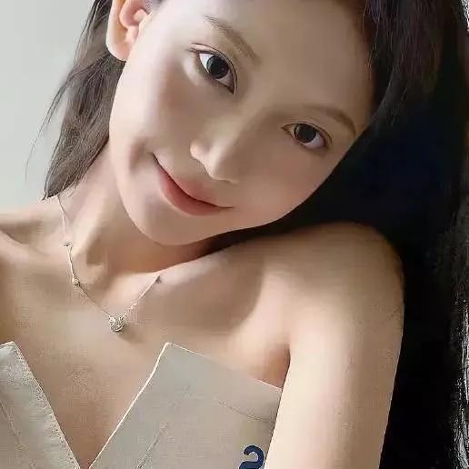 甜美微笑，浅浅的酒窝，精致的妆容，优雅气质清透微笑图 小酒窝自拍 露笑有酒窝 酒