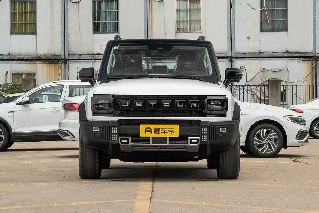 🤍
首先从整体外观来说，这款车整体的设计风格延续了原版车型的整体轮廓，整体线条