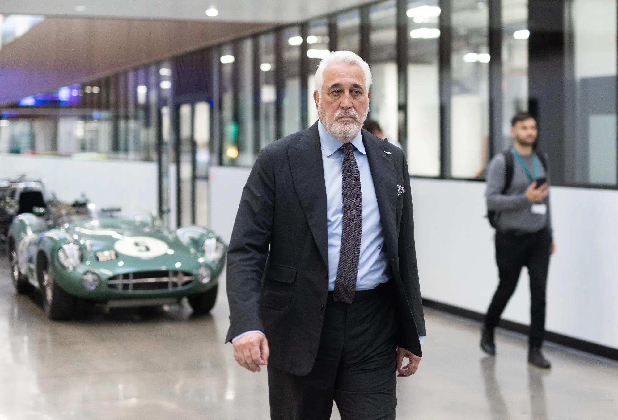 阿斯顿·马丁拉贡达全球控股宣布大幅裁员，计划裁减约五分之一员工，以应对持续亏损与