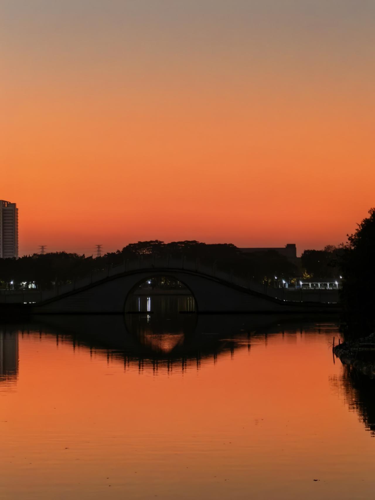 新一代红枫影像也太绝了吧！华为Mate80ProMax拍摄。 ​​​