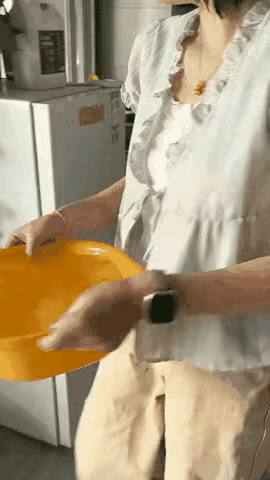 虽然不知道他为什么要这样干，但是本人觉得缺德的行为最好不要干！