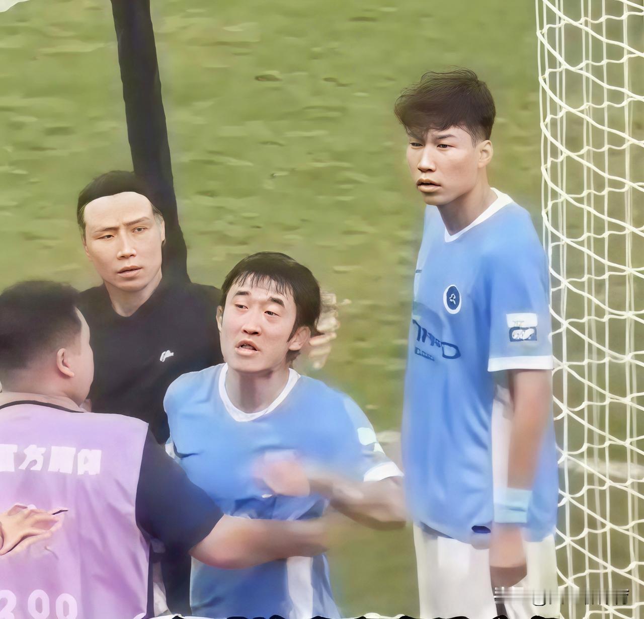 老将姜至鹏撞枪口上了[大笑][大笑][大笑]
深圳新鹏城官方宣布剥夺姜至鹏队长职