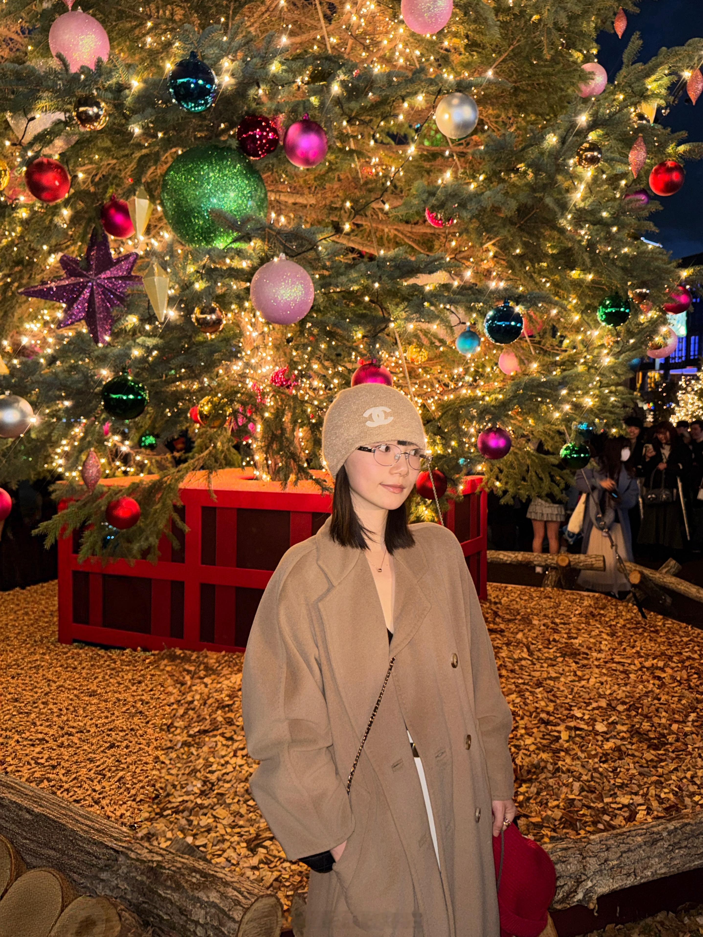 ✨🍎🎄是发着光的十二月圣诞快乐大家！！ 