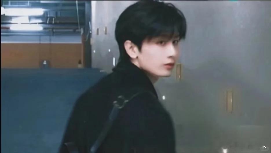 成毅 成毅，以坚韧之姿逐梦演艺之路，于角色间演绎百态人生，用真诚与实力赢得观众青