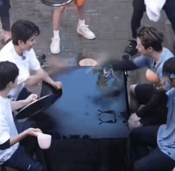 快乐再出发三，真的是要遇水则发！
快乐再出发三还未开录，导演组已经开始预热了吗，