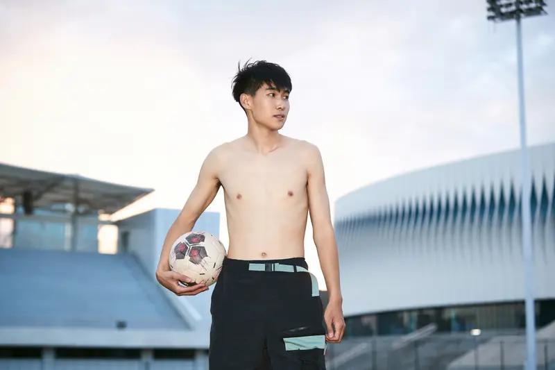 你对U18国青有哪些期待期待U18国青队员延续拼搏作风，场上敢对抗、敢出手，放平