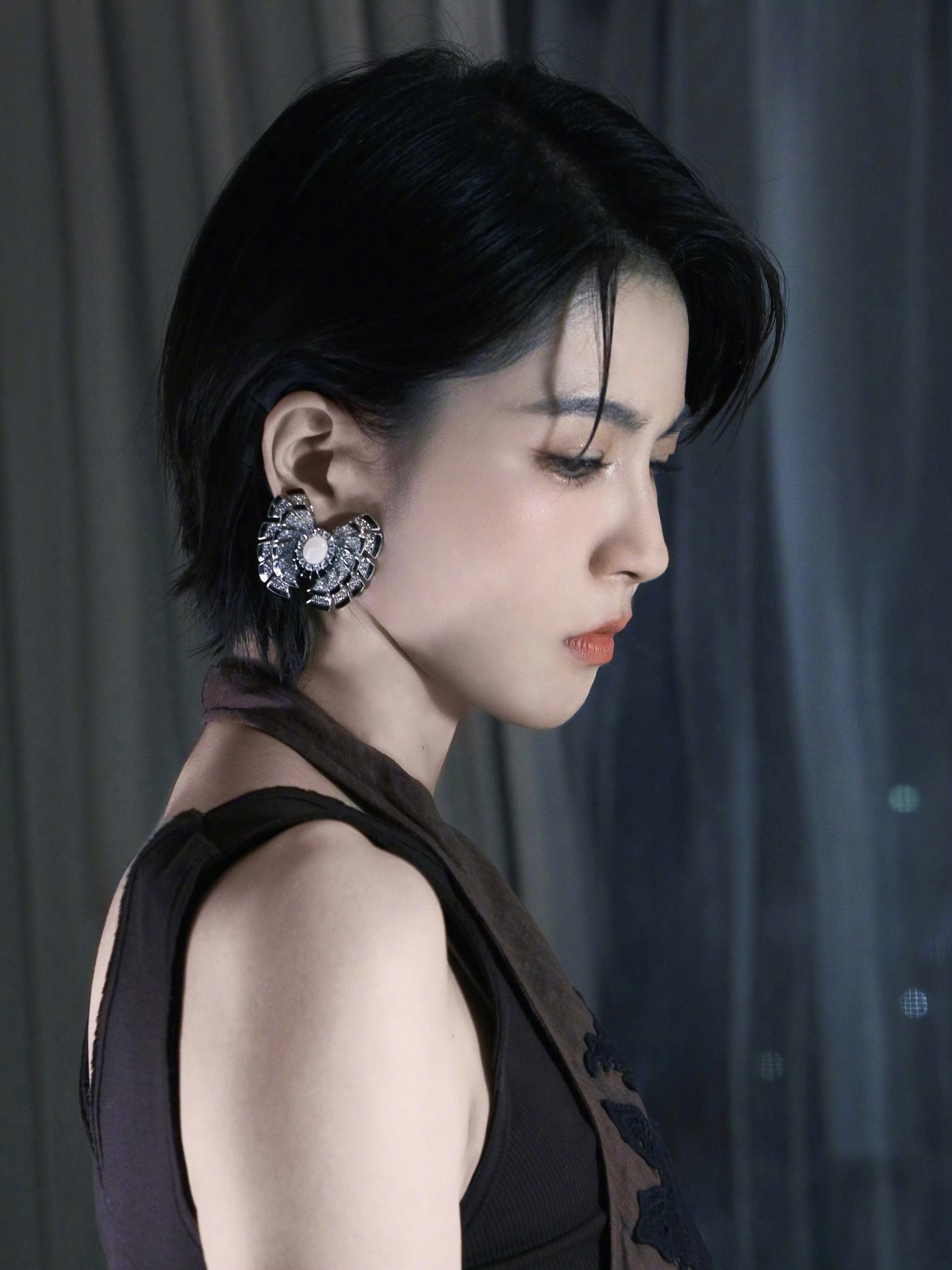MOH Celebrity | 曾沛慈曾沛慈 佩戴MOH「动物絮语」系列黑珐琅鳞