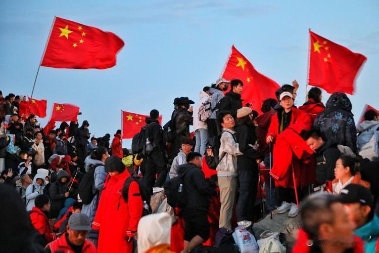 大家国庆节都是人挤人，还是选择在家看别人受罪呢？不说了，太尴尬了！


黄金周期