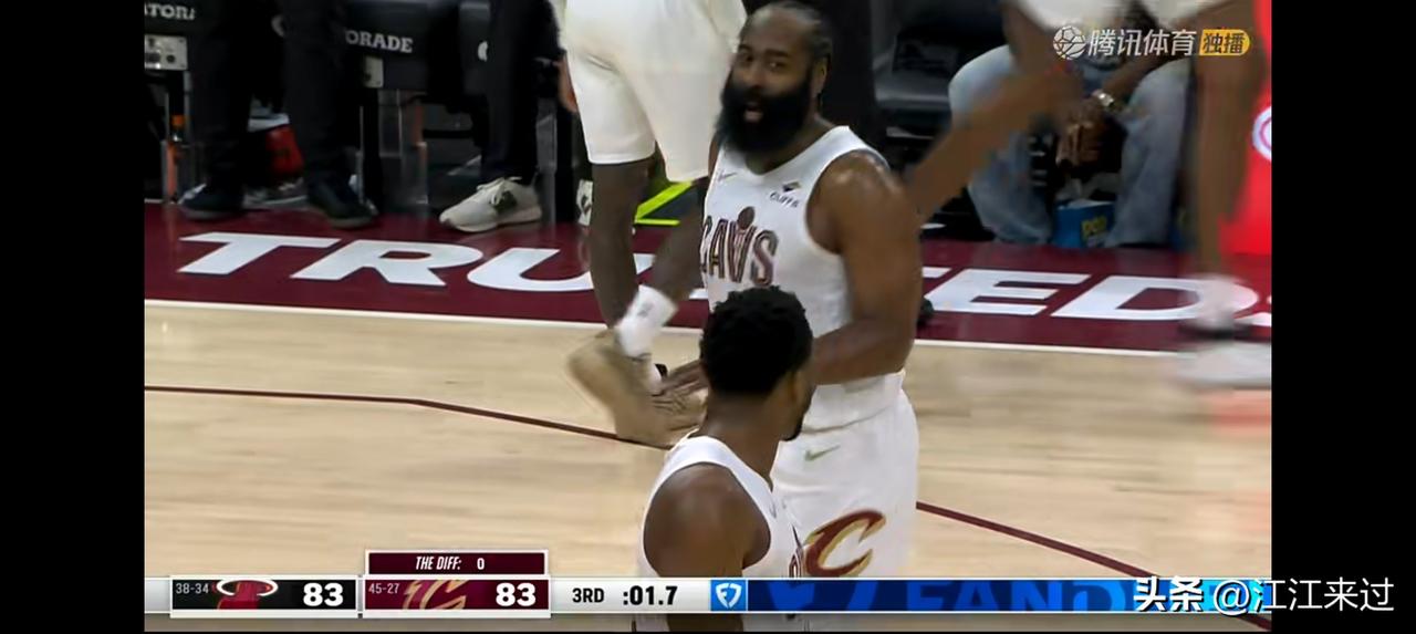 哈米连线第三节末连续三记三分球将比分强势追平，骑士重新燃起斗志，将上半场挖的落后