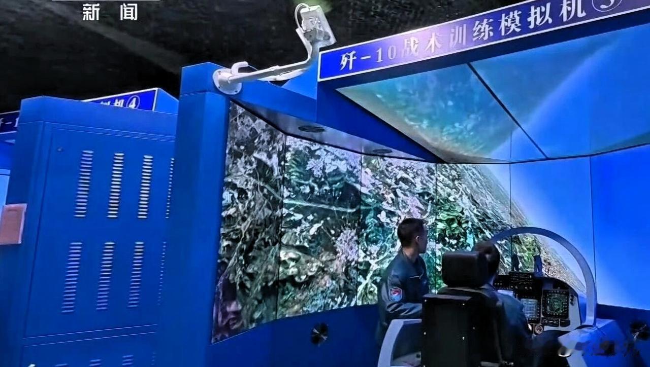 歼10座舱首次曝光，这到底是什么水平？

在官方报道中，首次露出了歼10的座舱内