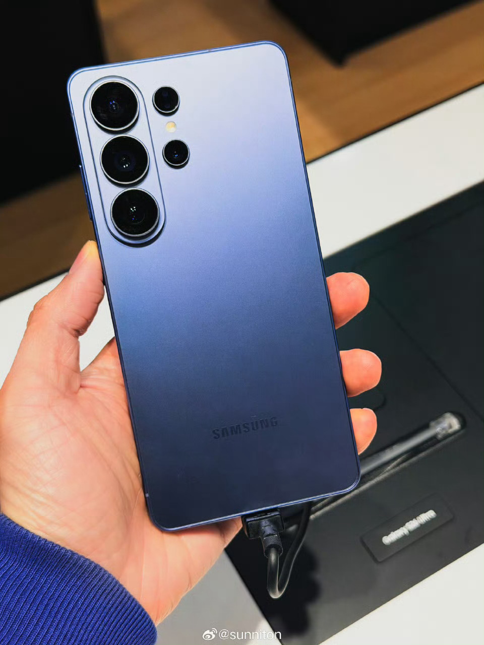 想听听有没有专业人士来解释一下这种情况是技术层面的取舍 还是说工艺的差劲 