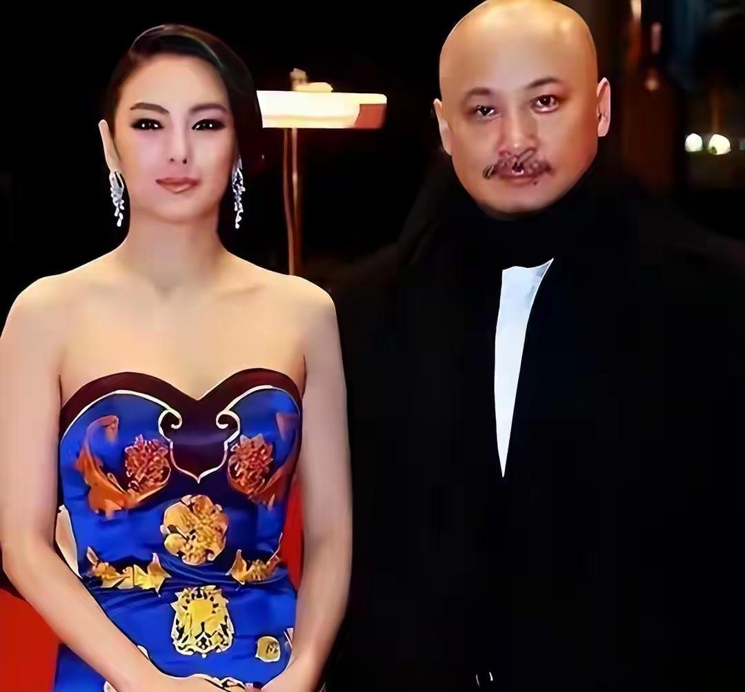 连续三天嫖娼一次嫖俩，花800元毁掉一手女神好牌，他图什么？
2014年9月10