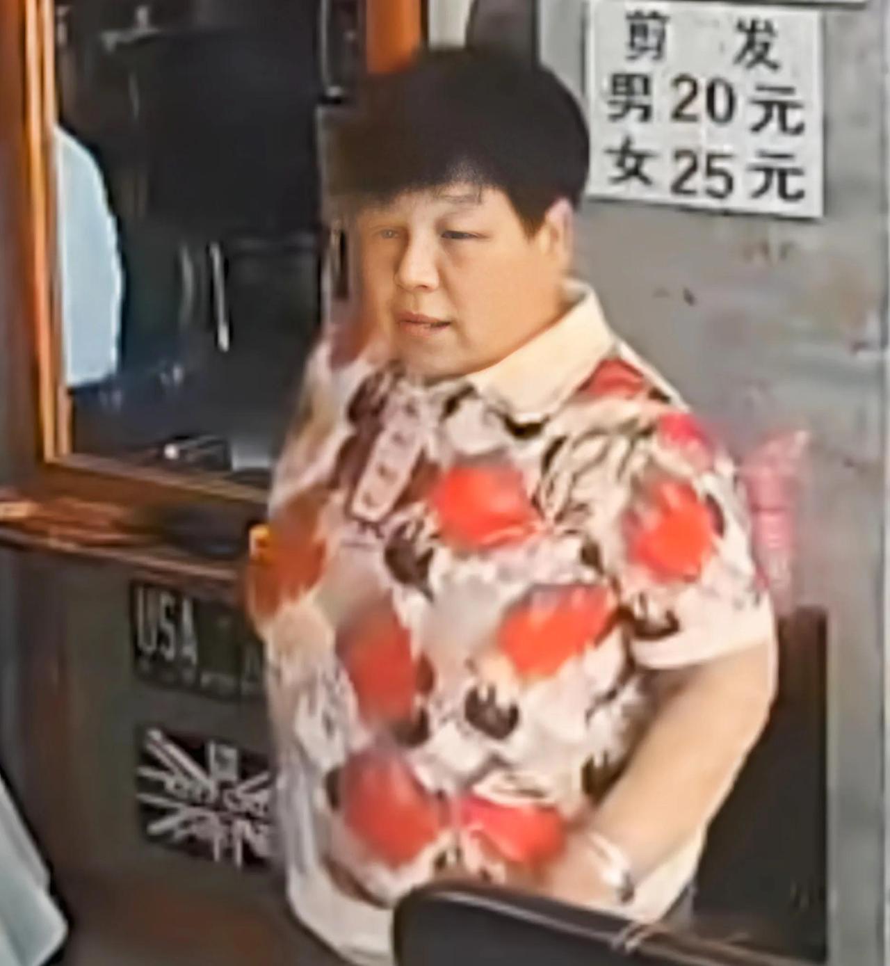 剪发不给钱还倒赚200？东北大妈一句话让理发店老板无语住了...

（信源：四川