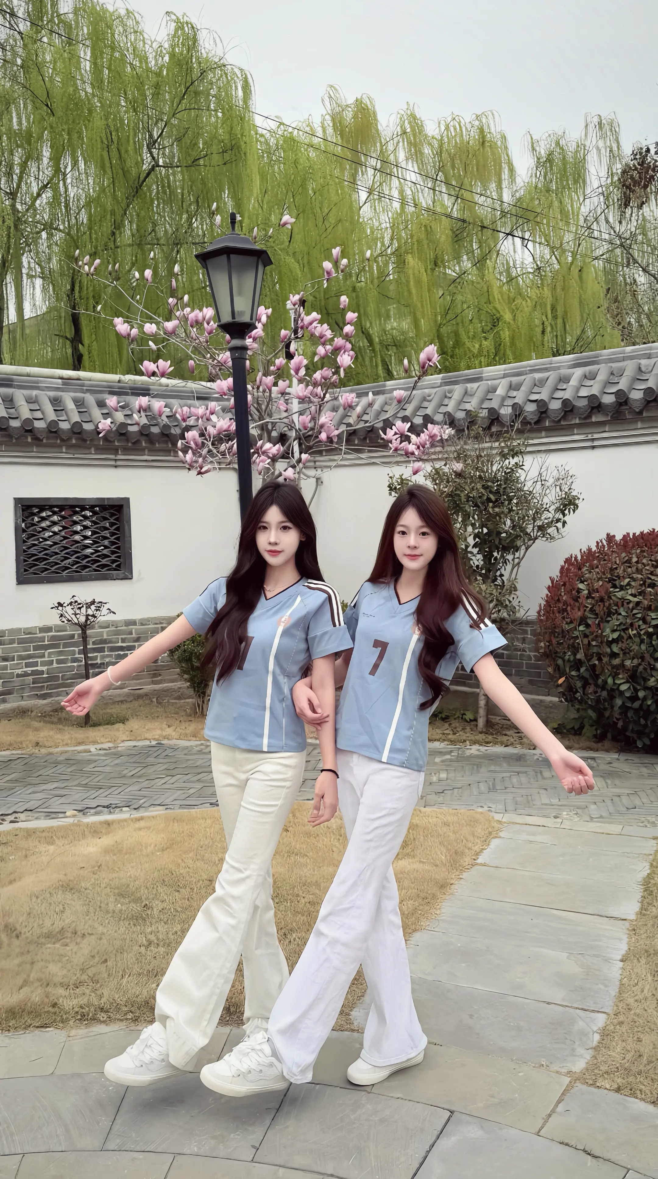 真正的友谊不需要两个人刻意维持即使很久不见 你依旧在我心中最重要的位置上