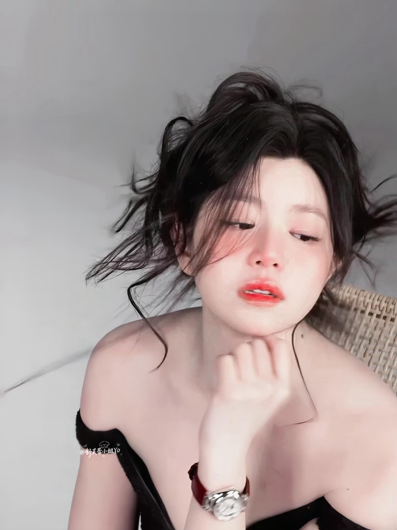 建议把陈妍希空投到密逃国医少年志 别人找线索靠翻，陈妍希找线索靠看。细节捕捉能力