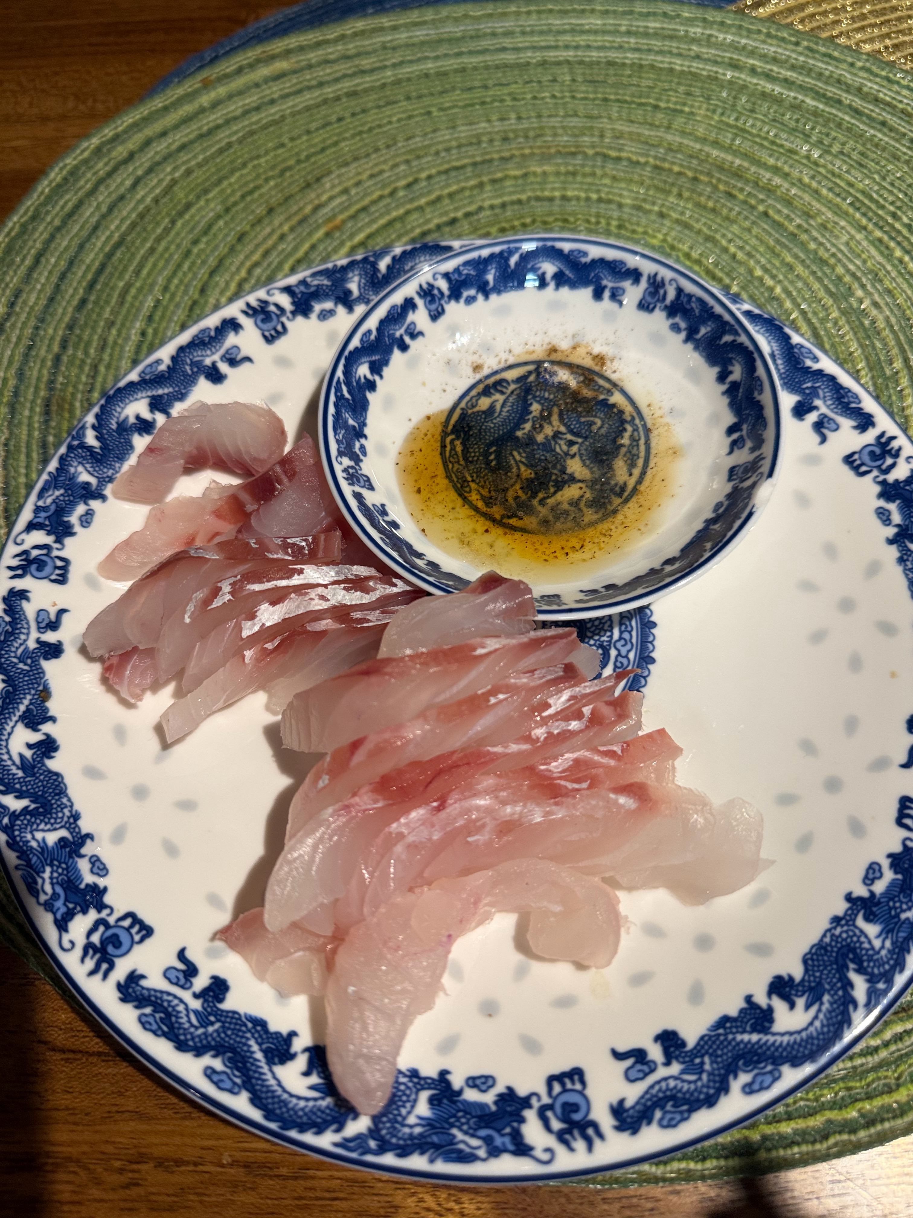 到家了 吃个海钓鲷鱼压压惊顺便拌个韩式生鱼片调料 