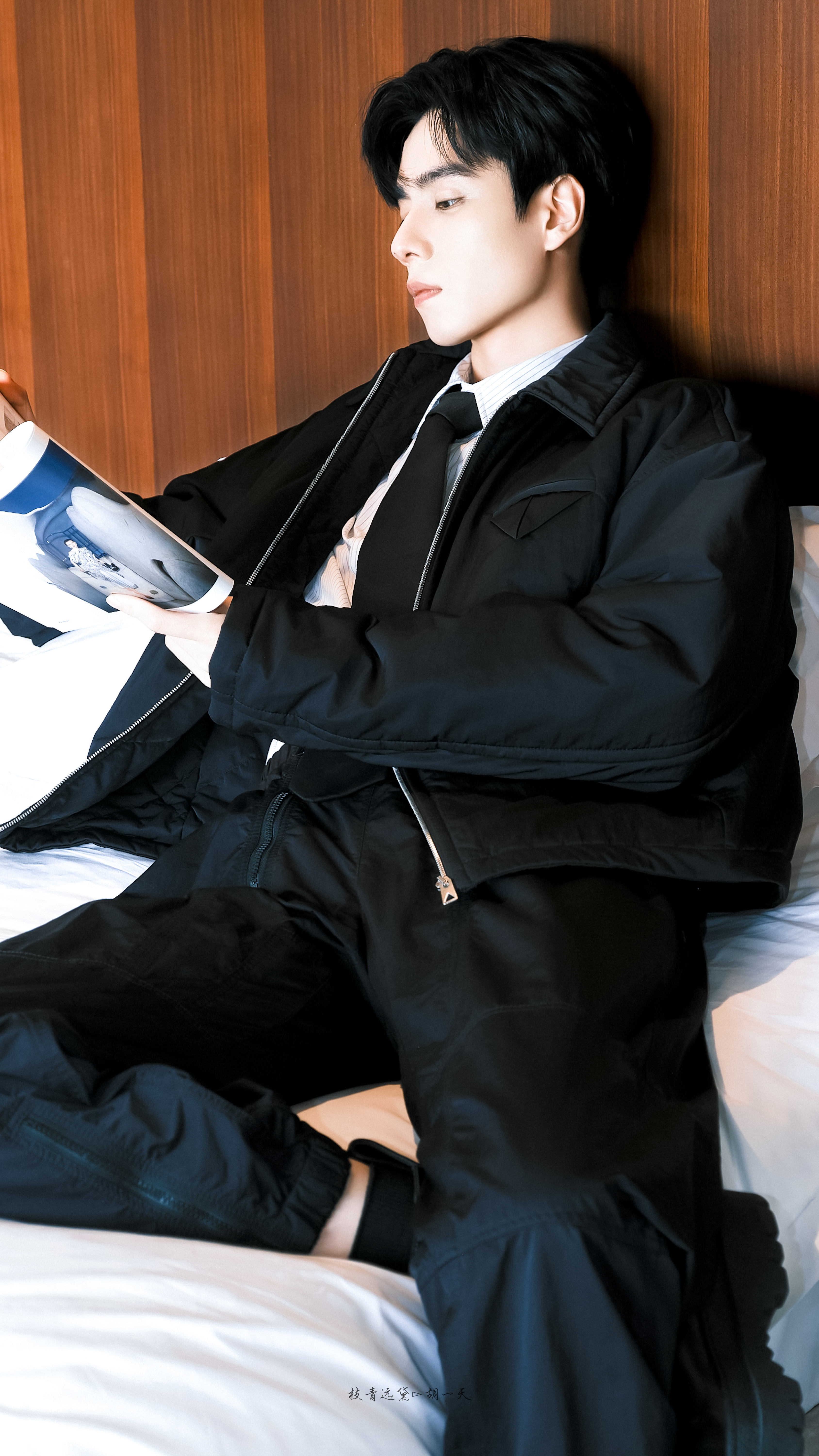 胡一天 胡一天 天才女友 胡一天江逾白 “玫瑰之所以是玫瑰，是风与光的眷顾，更是