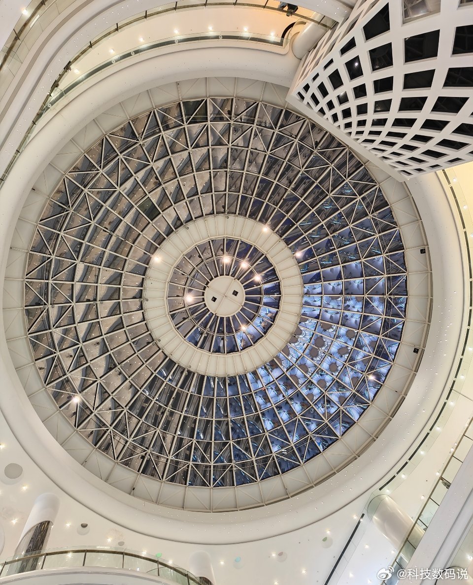 哈梅内伊之子接任最高领袖是不是有几分当初张学良接班的感觉爸爸被侵略者炸死了，儿子