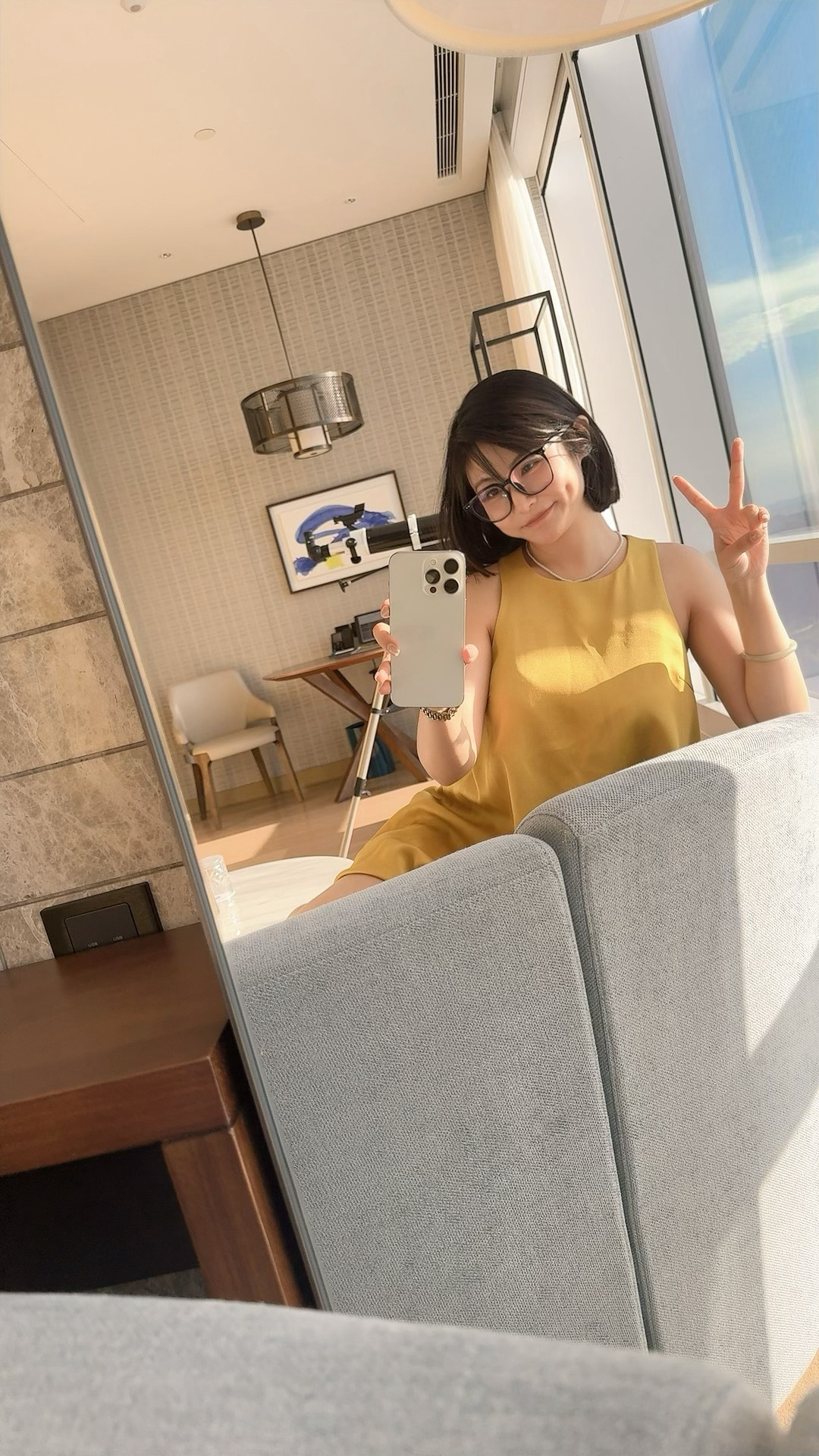 哇～好漂亮的房间[赢牛奶][赢牛奶]开启自拍模式[兔子] ​​​