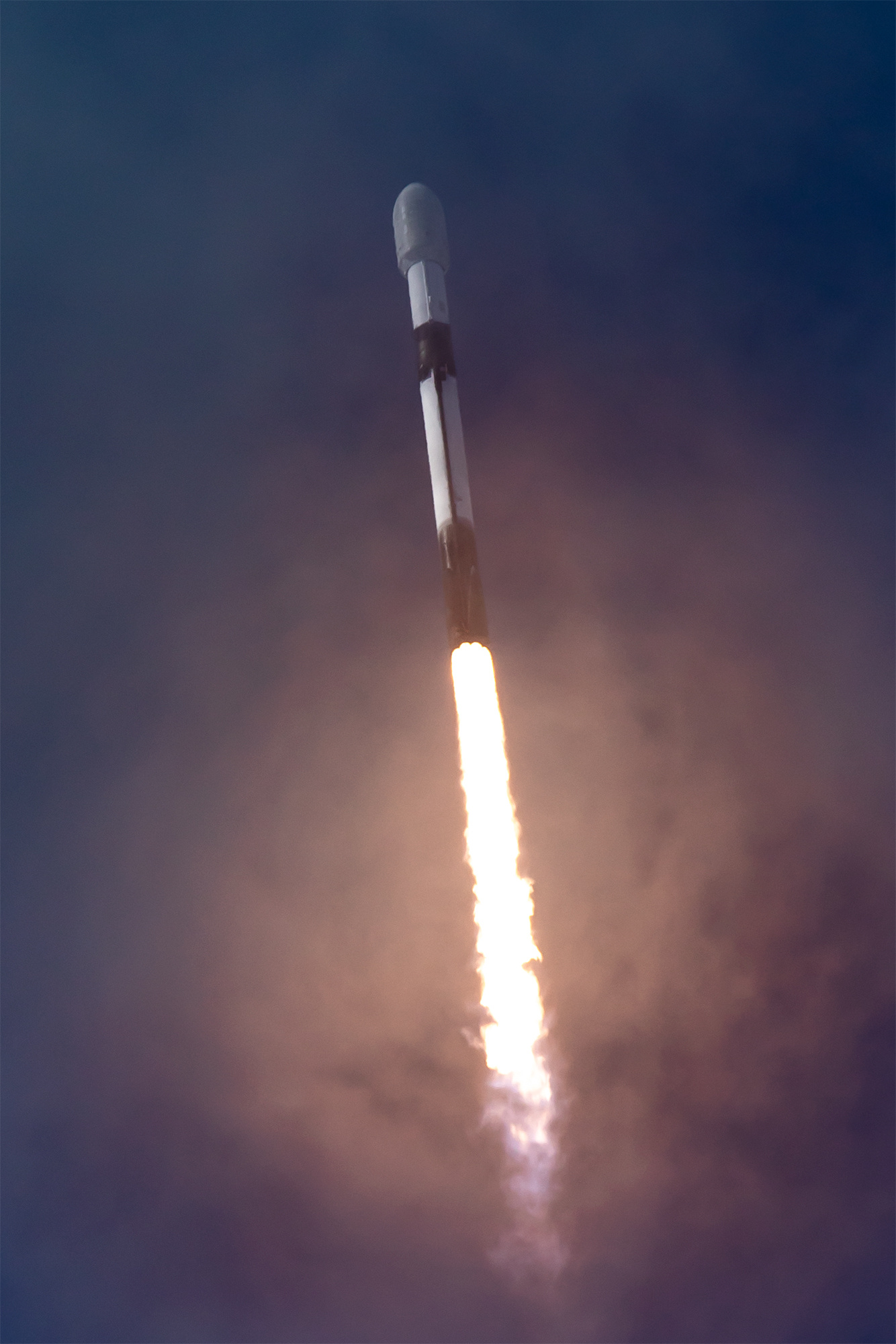 今天00:09，SpaceX在范登堡太空军基地SLC-4E，使用Falcon 9